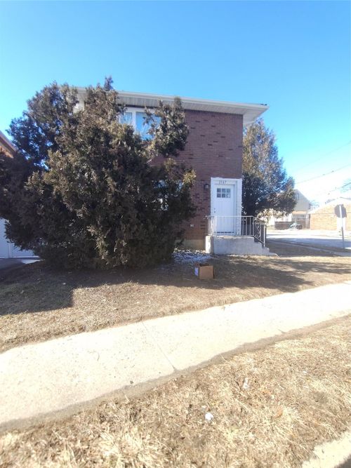 a-2167 Great Neck Rd, Copiague, NY, 11726-2142 | Card Image