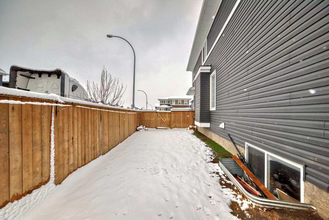 93 Red Sky Road Ne, Home with 3 bedrooms, 2 bathrooms and 4 parking in Calgary AB | Image 36