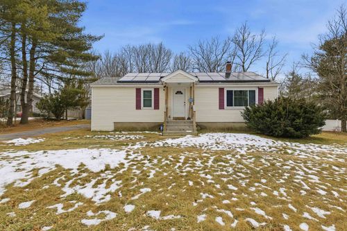 5 Railroad Ave, Rochester, NH, 03839-5226 | Card Image