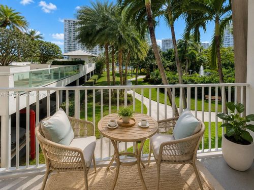 208w-2801 Ne 183rd St, Aventura, FL, 33160-2198 | Card Image