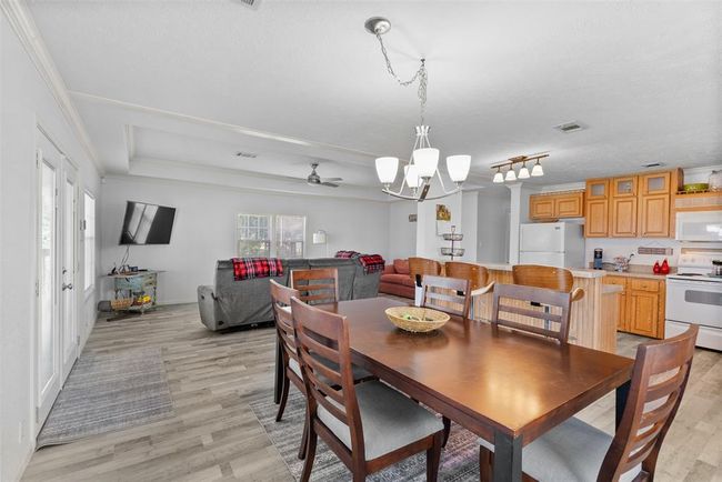 271 Key Largo Loop, House other with 3 bedrooms, 2 bathrooms and 3 parking in Pointblank TX | Image 17