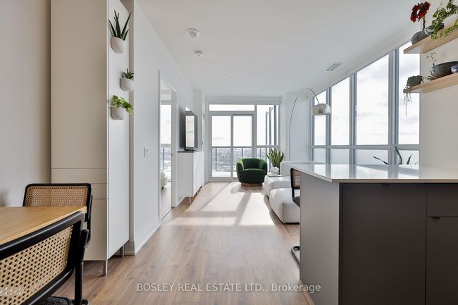 2109 - 1461 Lawrence Ave W, Condo with 3 bedrooms, 3 bathrooms and null parking in Toronto ON | Image 4