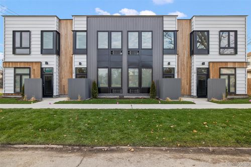 13-7631 E Lafayette, Detroit, MI, 48214 | Card Image