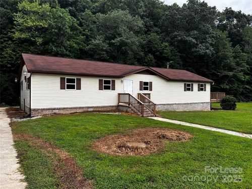 237 Q P Ln, Hendersonville, NC, 28792-6699 | Card Image