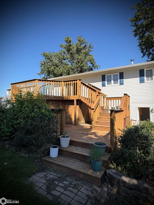 128 Deppe Ln, Ottumwa, IA, 52501-1218 | Card Image