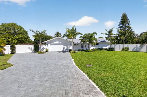 135 Se 28th Ct, Boynton Beach, FL, 33435-7612 | Card Image