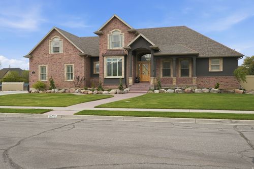 10215 N 6960 W, Highland, UT, 84003-9220 | Card Image