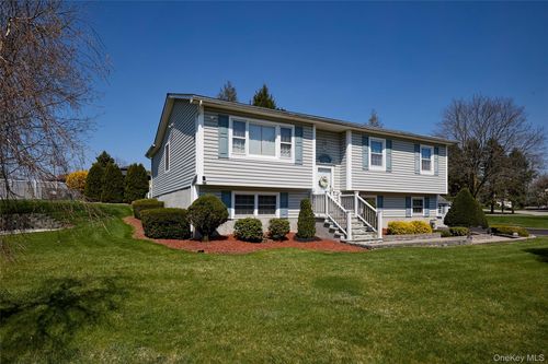 1 Nancy Aleen Dr, Wappingers Falls, NY, 12590-4409 | Card Image