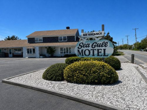 654 Shore Rd, Truro, MA, 02666-6313 | Card Image