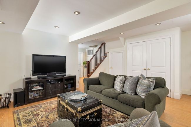 27 Larkin Ave, House other with 4 bedrooms, 2 bathrooms and null parking in Toronto ON | Image 30
