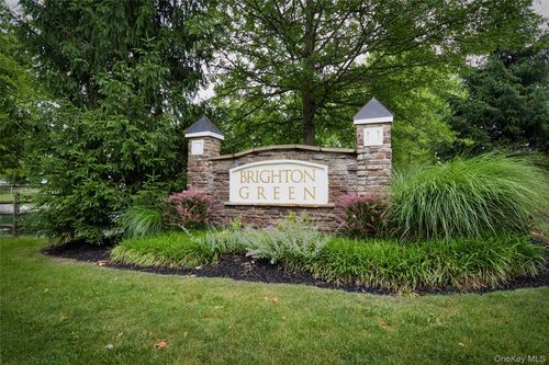 404-7 Bainbridge Pl, Newburgh, NY, 12550-7457 | Card Image