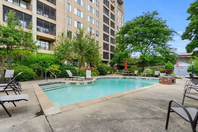APT-8C - 55 River Rd, Condo with 2 bedrooms, 2 bathrooms and null parking in Manchester NH | Image 26