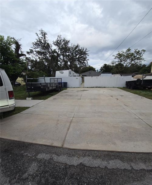 10017 N 9th St, Tampa, FL, 33612-5825 | Card Image