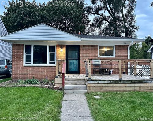 1530 E Evelyn Ave, Hazel Park, MI, 48030-2369 | Card Image