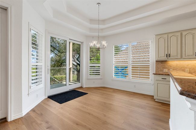 403 Hazeltine Dr, House other with 4 bedrooms, 3 bathrooms and 4 parking in Lakeway TX | Image 12