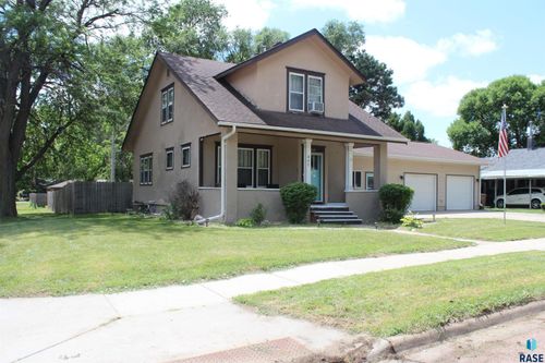 801 W 7th Ave, Mitchell, SD, 57301-1725 | Card Image