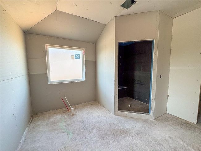 Free standing tub and walk-in shower | Image 25