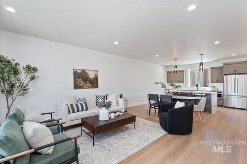 1703 S Federal Way, Boise, ID, 83705-3164 | Card Image