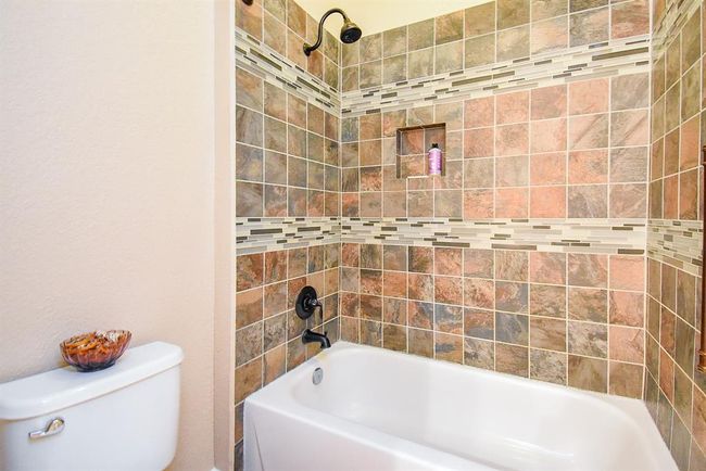 15603 Clear Pointe Dr, House other with 3 bedrooms, 2 bathrooms and 2 parking in Cypress TX | Image 24