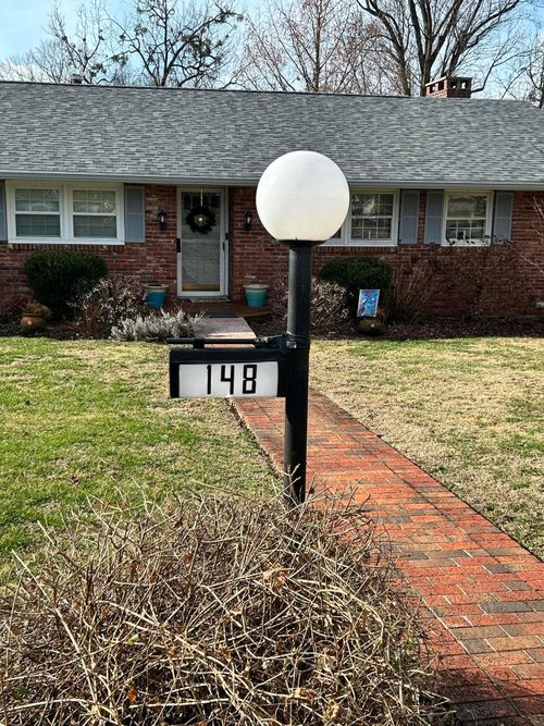 148 Westover Rd, Frankfort, KY, 40601-3768 | Card Image