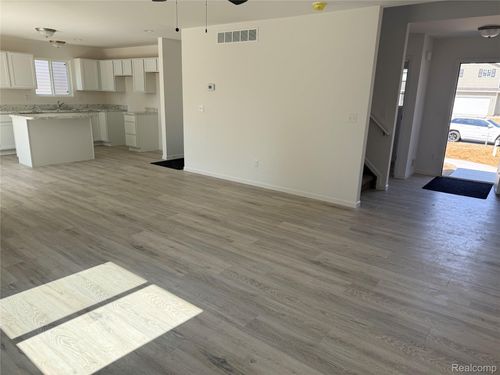 5755 Copper Tree Park, Waterford, MI, 48327-2037 | Card Image