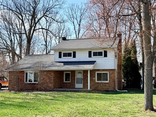 293 Hickory Place Dr, Columbiaville, MI, 48421-9767 | Card Image