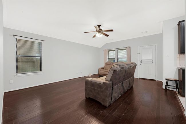 9002 Saint Laurent Ln, House other with 3 bedrooms, 2 bathrooms and 2 parking in Houston TX | Image 10
