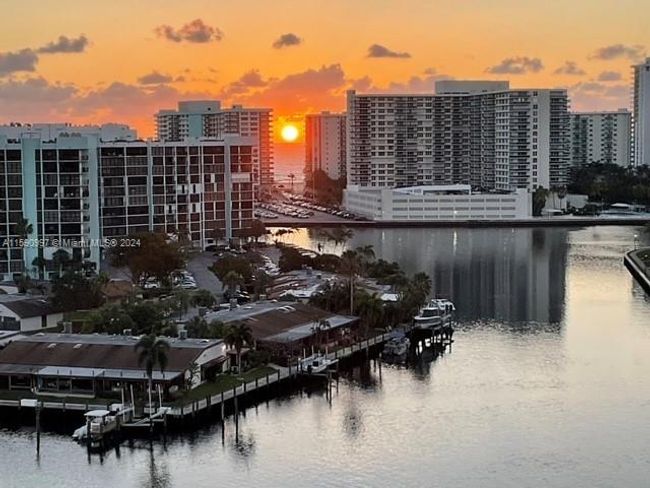 211 - 300 Three Islands Blvd, Condo with 2 bedrooms, 2 bathrooms and null parking in Hallandale Beach FL | Image 22