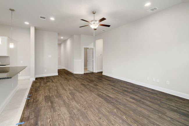 20809 Peacemaker Trl, House other with 3 bedrooms, 2 bathrooms and 4 parking in Lago Vista TX | Image 5