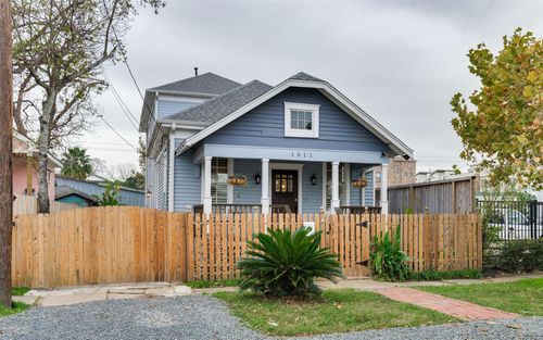 1811 Shearn St, Houston, TX, 77007-4051 | Card Image