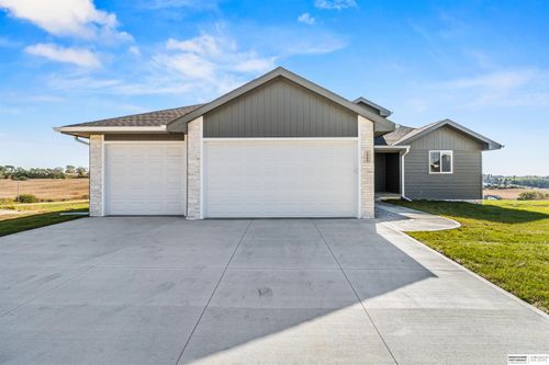 2864 Southern Hills Dr, Blair, NE, 68008-1804 | Card Image
