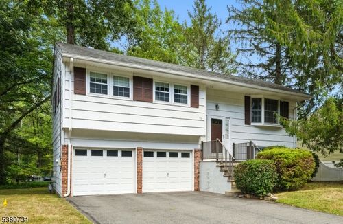 15 Deer Path Dr, Flanders, NJ, 07836-9509 | Card Image