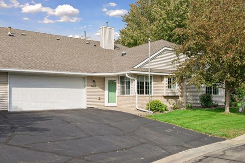 8605 Oxford Ln, Brooklyn Park, MN, 55443-3985 | Card Image