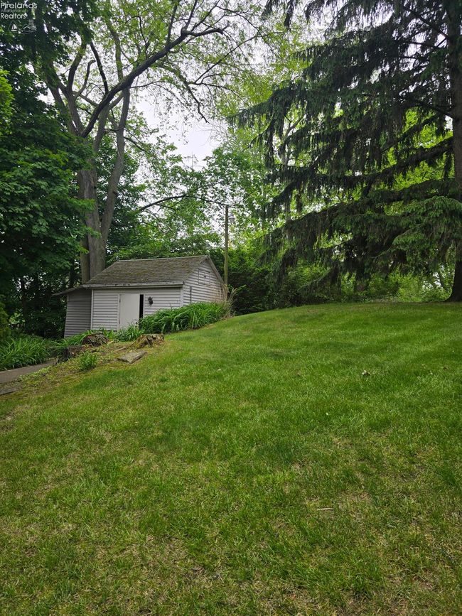 1501 Tiffin Rd, House other with 3 bedrooms, 2 bathrooms and 2 parking in Fremont OH | Image 4