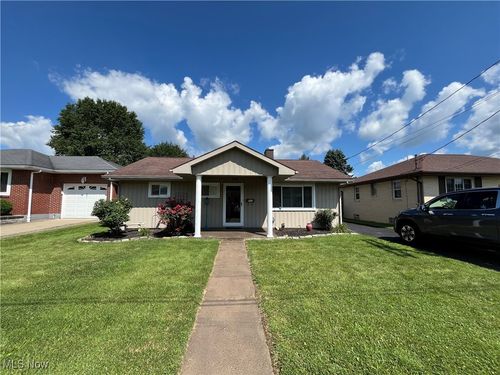 484 Louella Ave, Chester, WV, 26034-1167 | Card Image