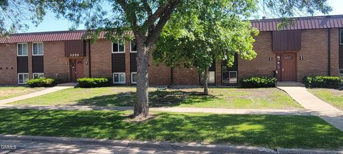 3250 15 Avenue S, Fargo, ND, 58103 | Card Image