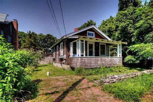 4 Swinburne St, Jamestown, RI, 02835-1414 | Card Image