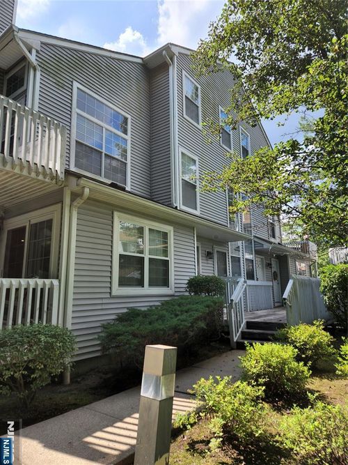 2 Markham Cir, Englewood, NJ, 07631-5038 | Card Image