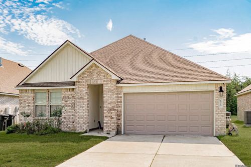 15820 Loussier Dr, Zachary, LA, 70791-8370 | Card Image