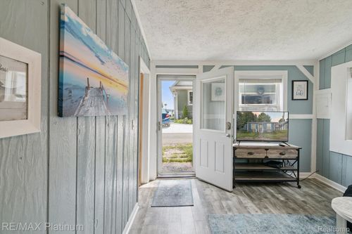 11181 W Ferndale Dr, Manitou Beach, MI, 49253-9545 | Card Image