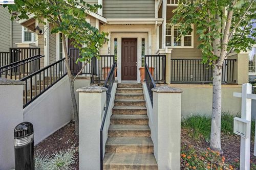 259 Birch Creek Dr, Pleasanton, CA, 94566-6703 | Card Image