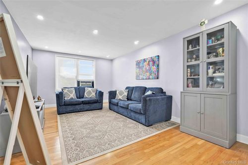 3s-33-44 93rd, New York, NY, 11372 | Card Image