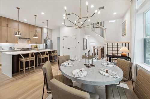 756 Curtin St, Houston, TX, 77018-2106 | Card Image