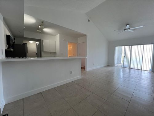 apt-320-2640 S University Dr, Davie, FL, 33328-1479 | Card Image