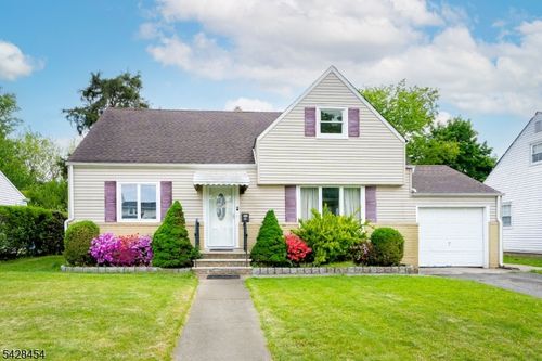 441 Blanchard Ter, Hackensack, NJ, 07601-1427 | Card Image