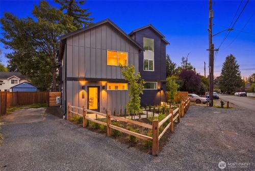 12038 Hiram Pl Ne, Seattle, WA, 98125-5324 | Card Image
