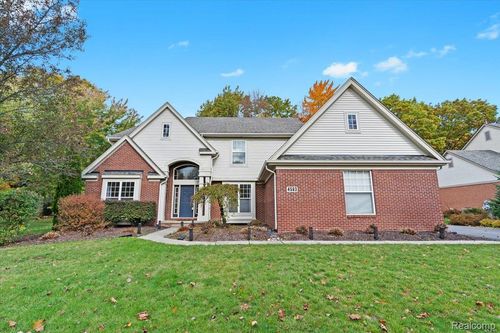 4583 Racewood Dr, Commerce Township, MI, 48382-1168 | Card Image