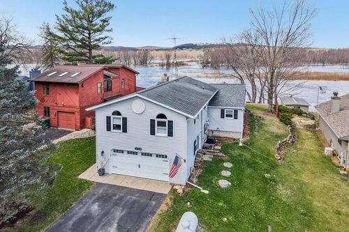 W10126 Schiefelbein Rd, POYNETTE, WI, 53955-9756 | Card Image