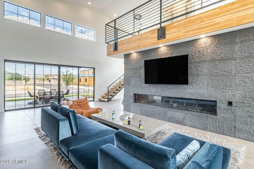 20-8510 S 9th Dr, Phoenix, AZ, 85041-3993 | Card Image