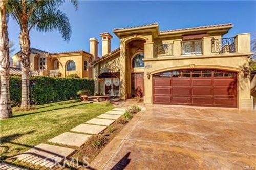 14739 Hesby St, Sherman Oaks, CA, 91403-1640 | Card Image